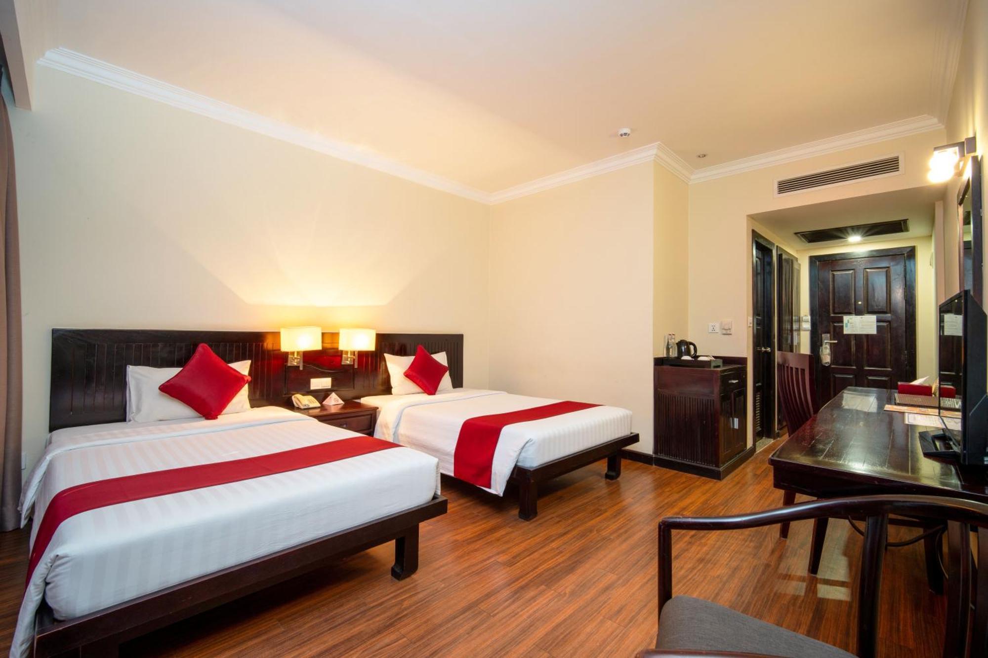 Khemara Angkor & 4*