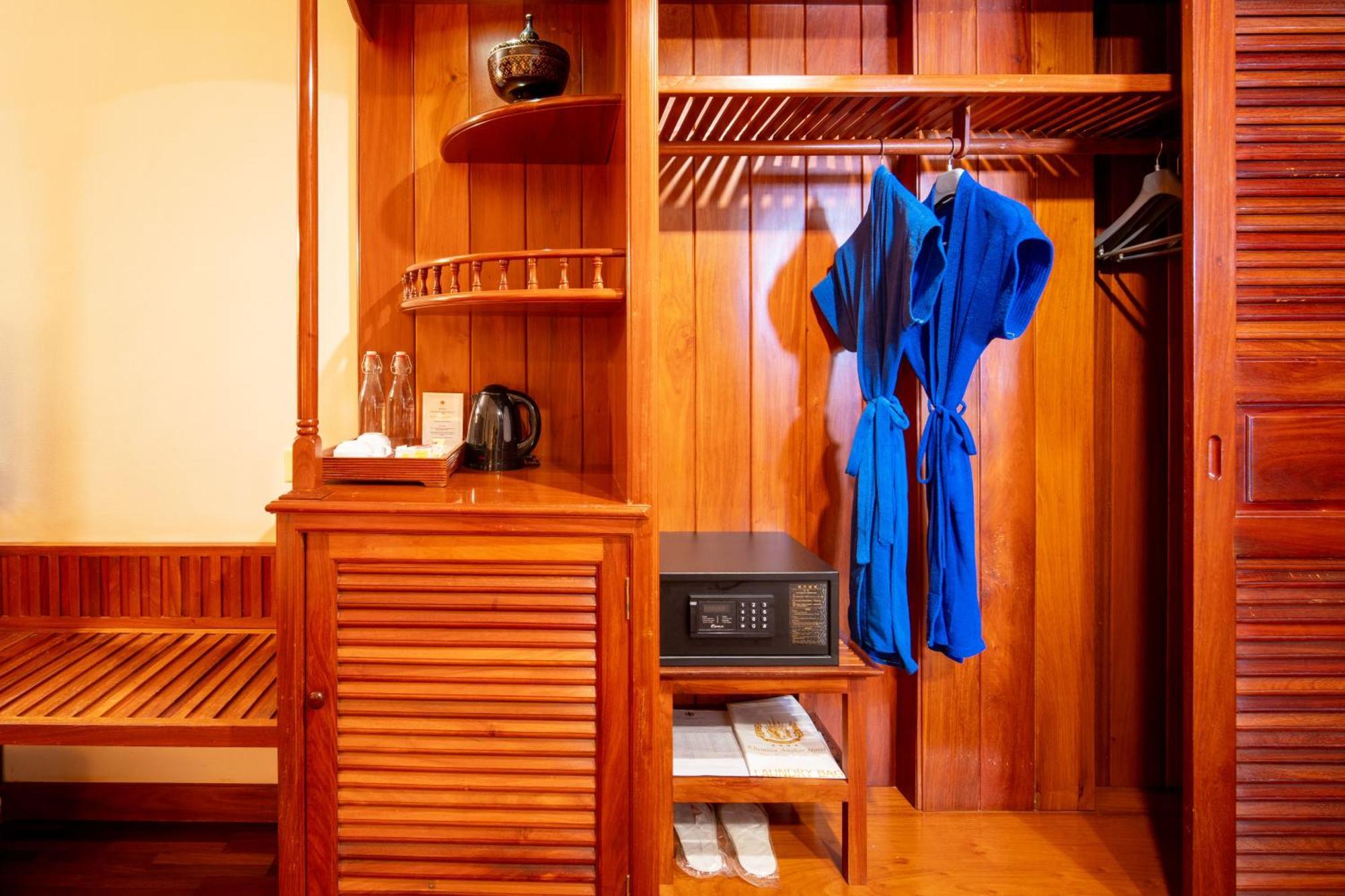 Khemara Angkor & Hotel 4*