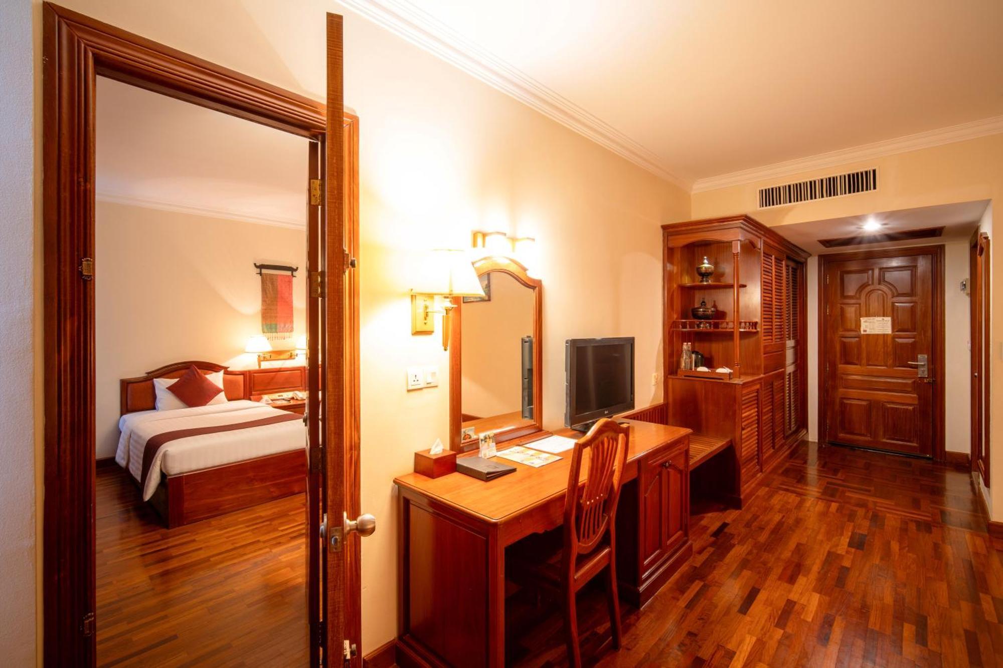 Khemara Angkor & 4* Siem Reap