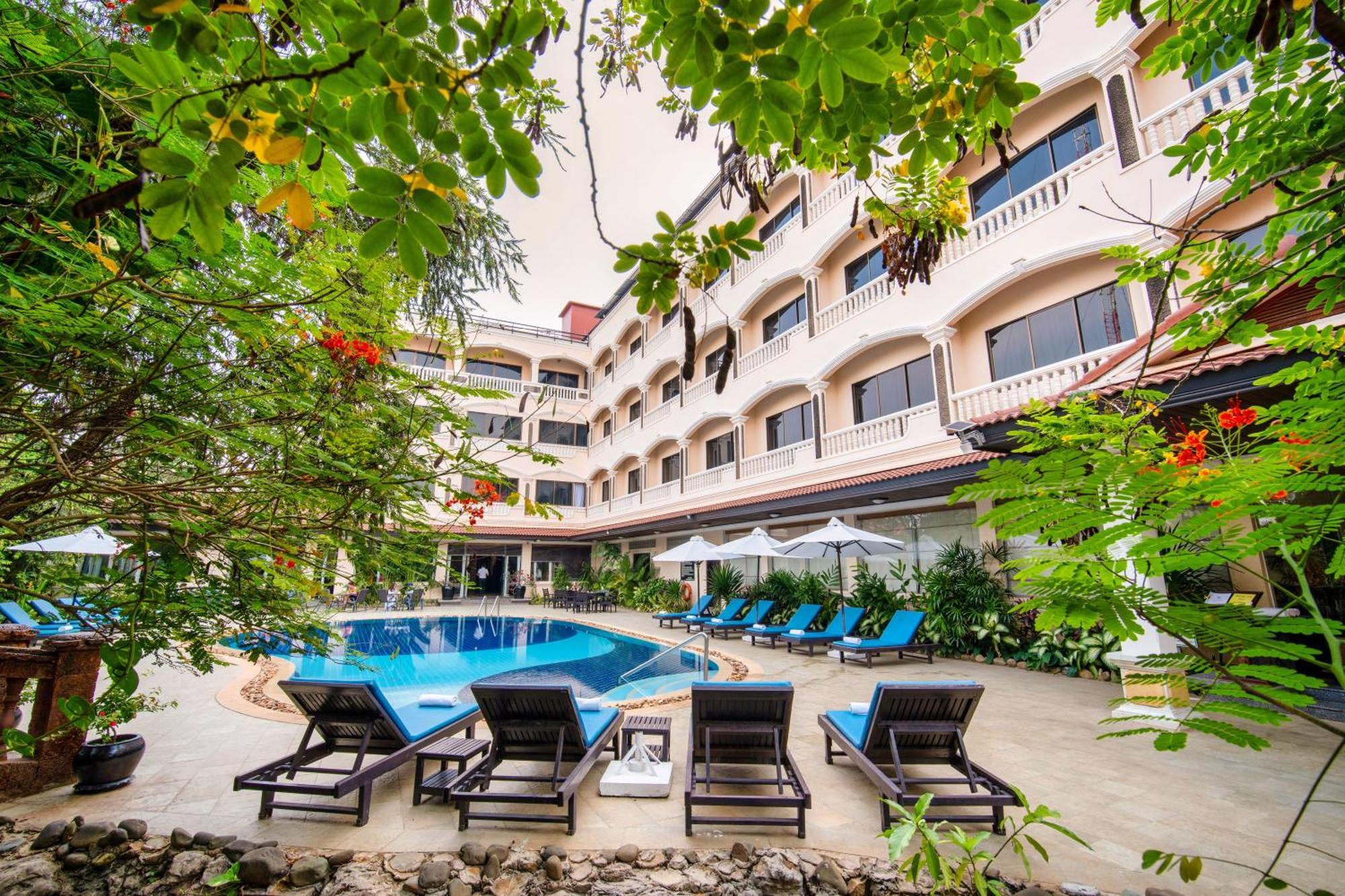 Khemara Angkor & 4*
