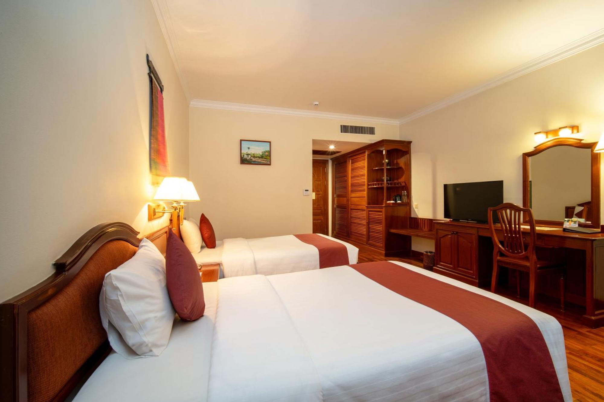 Khemara Angkor & 4* Siem Reap