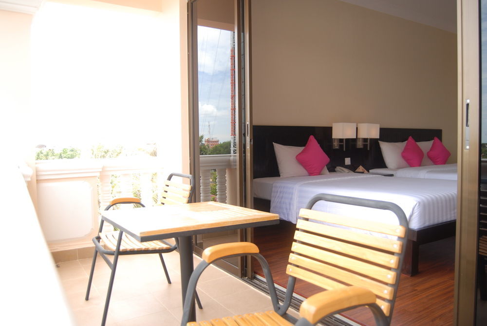 Khemara Angkor & Hotel 4*